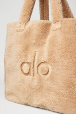 Foxy Sherpa Tote – Camel