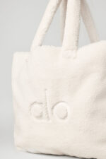 Foxy Sherpa Tote – Ivory