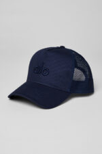 District Trucker Hat – Navy
