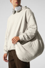 Om The Go Gym Sling Bag – Bone - Image 3