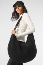 Sherpa Om The Go Sling Bag – Black