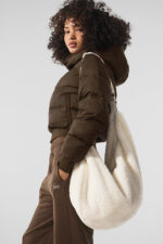 Sherpa Om The Go Sling Bag – Ivory - Image 4