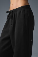 Triumph Restore Sweatpant – Black