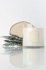 Alo Holiday Candle – 60 oz - Image 2