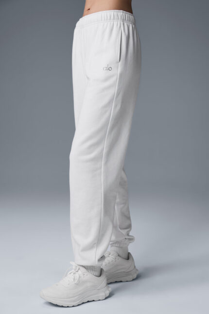 Accolade Sweatpant – White