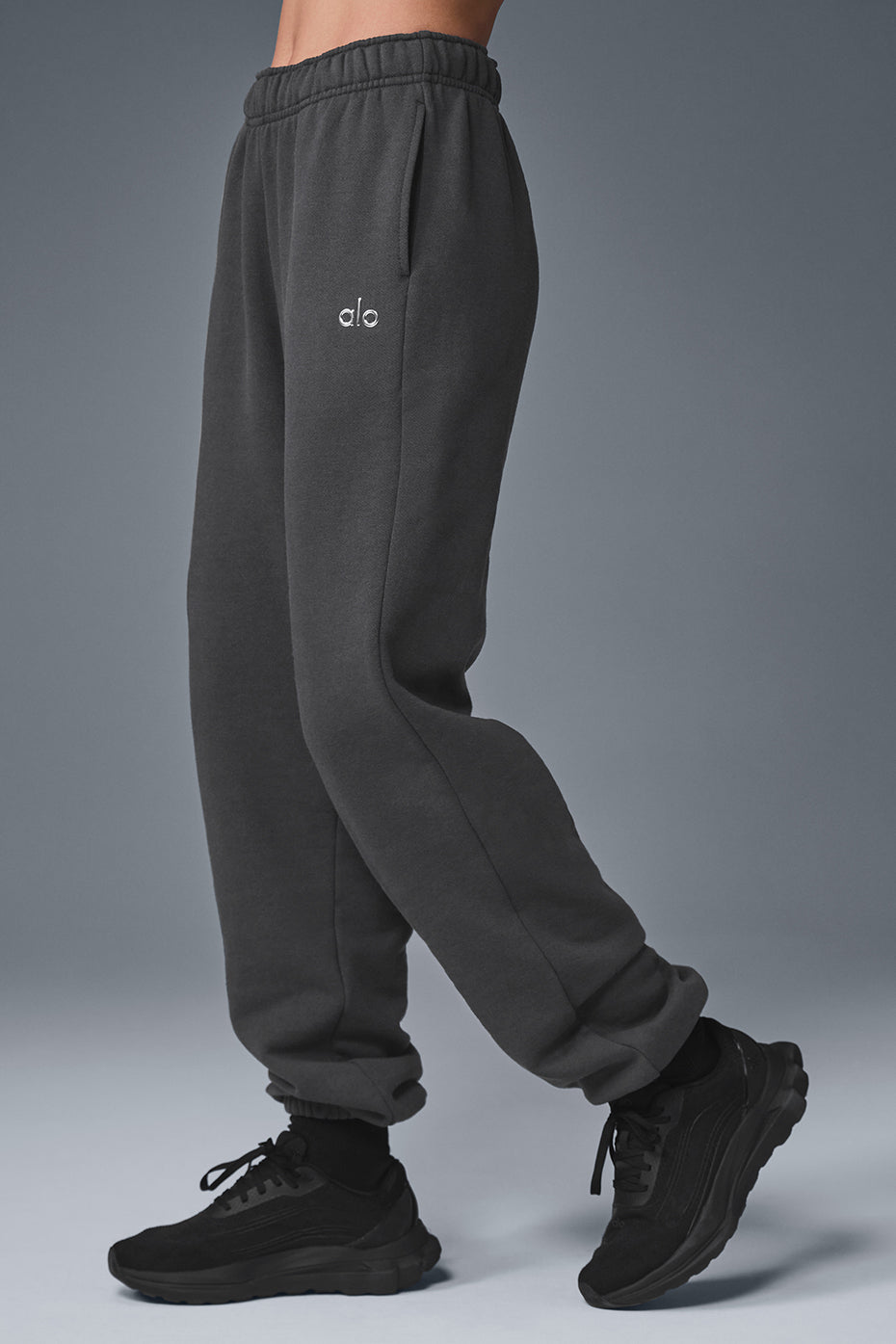U5013RG_02125_b1_s1_a3_1_m215 Accolade Sweatpant – Anthracite - Image 1