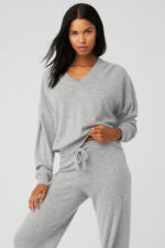 Cashmere Jet Set V-Neck Pullover – Dove Grey Heather - Image 4