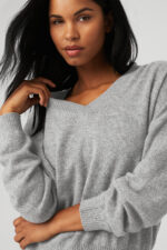 Cashmere Jet Set V-Neck Pullover – Dove Grey Heather