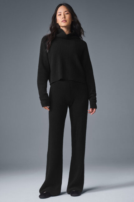 Cashmere Plush Waffle Turtleneck Pullover – Black