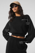 Cropped Accolade Crewneck – Black - Image 5