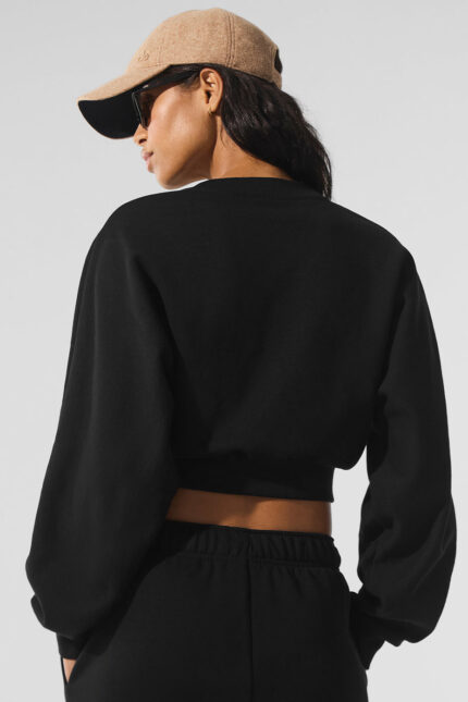 Cropped Accolade Crewneck – Black