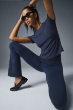 Airbrush High-Waist 7/8 Bootcut Legging – Navy - Image 3