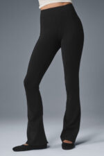 Airbrush High-Waist Kick-Back Legging – Black - Image 3