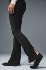 Airbrush High-Waist Kick-Back Legging – Black - Image 4