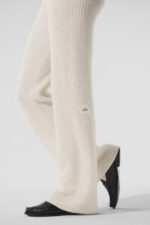 Cashmere High-Waist Plush Waffle Pant – Ivory
