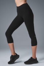 High-Waist Airbrush Capri – Black