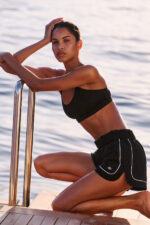 Motivate Track Short – Black/White