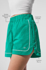 Motivate Track Short – Spruce Green/White